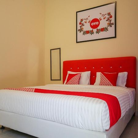 Oyo 2202 Delima Guest House Syariah Padang  Exterior foto